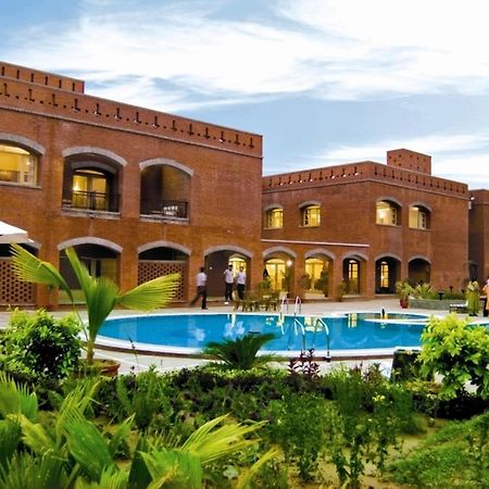 Hotel Cambay Sapphire, Gandhinagar Extérieur photo