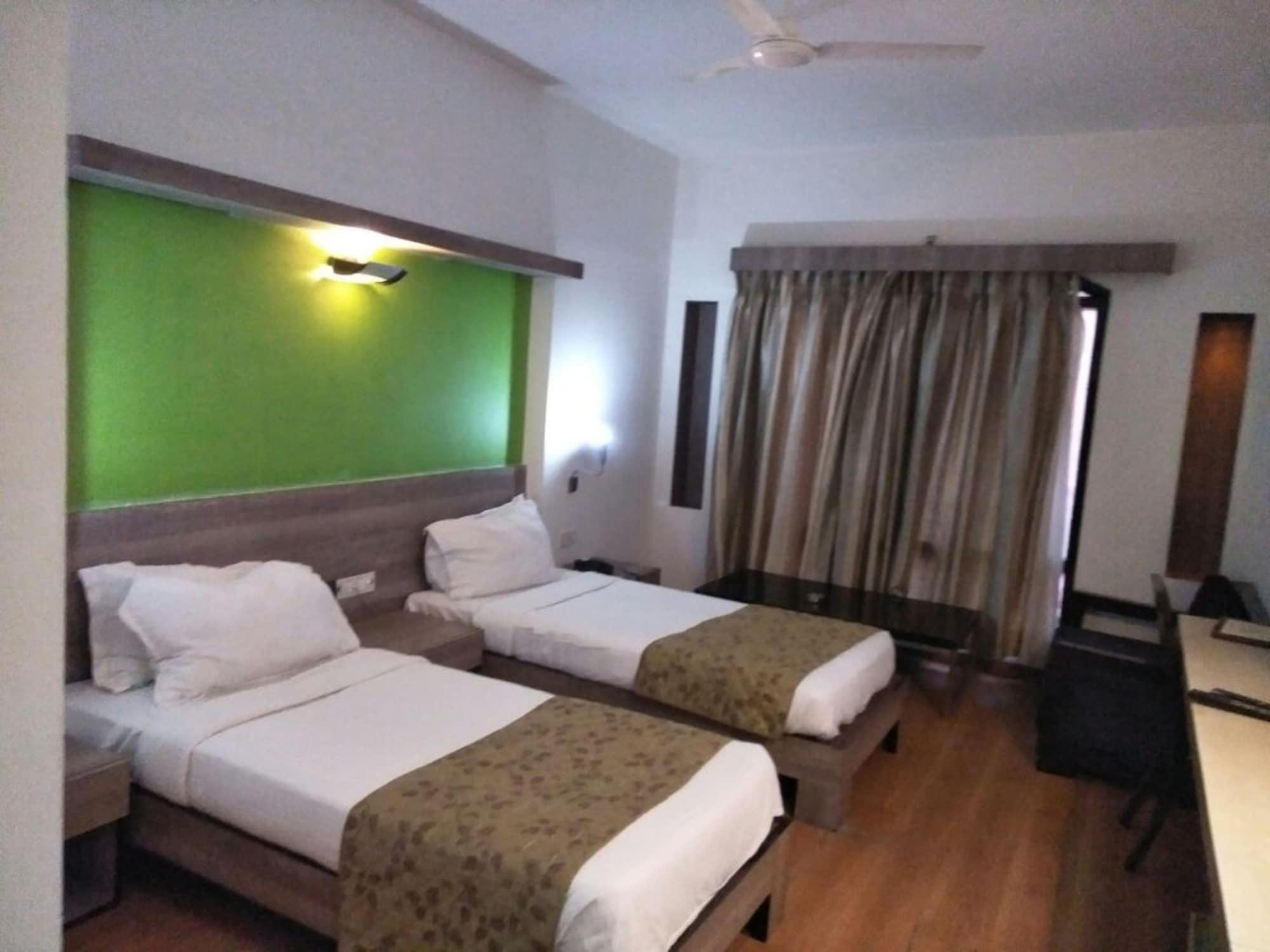 Hotel Cambay Sapphire, Gandhinagar Extérieur photo