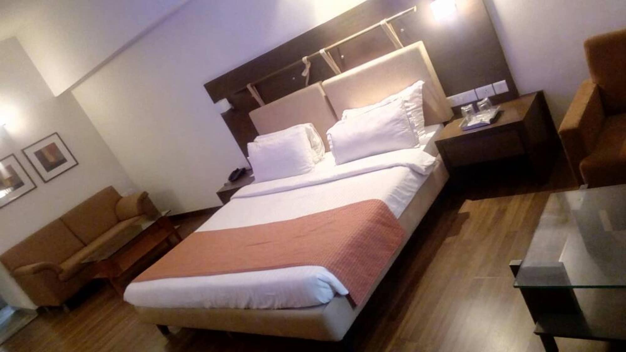 Hotel Cambay Sapphire, Gandhinagar Extérieur photo