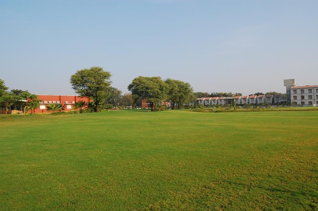 Hotel Cambay Sapphire, Gandhinagar Extérieur photo