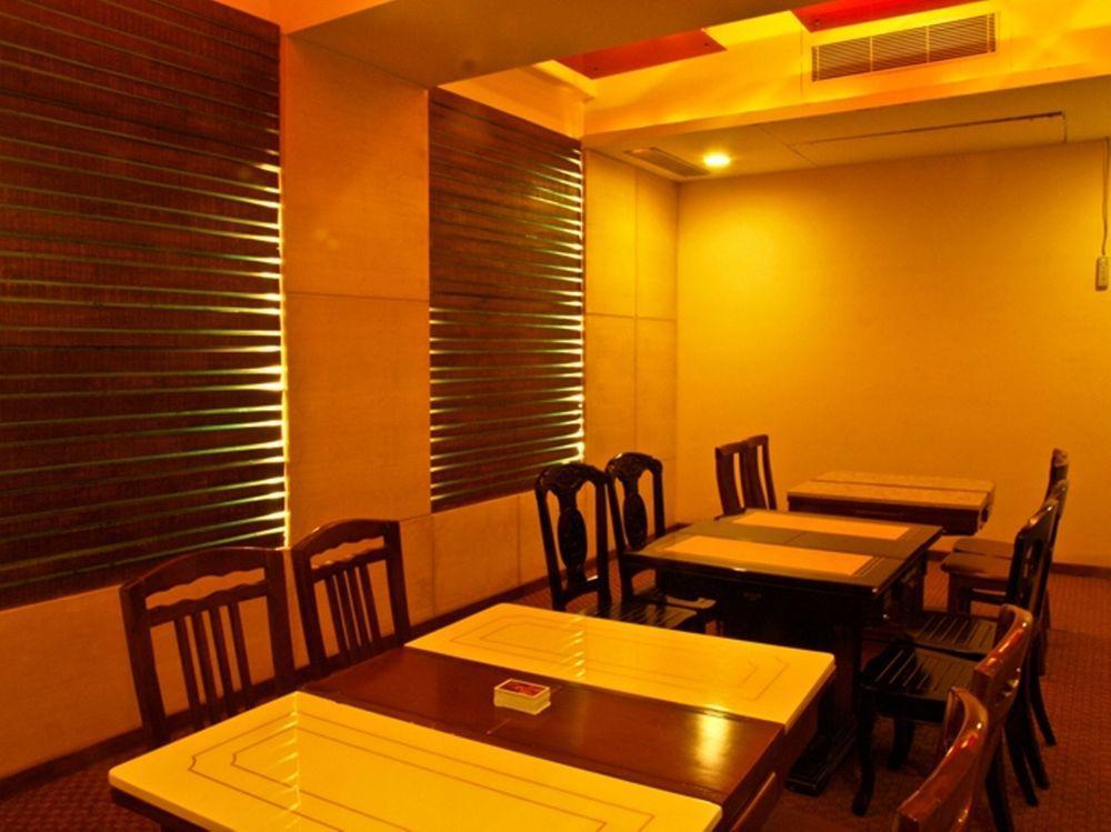Hotel Cambay Sapphire, Gandhinagar Restaurant photo