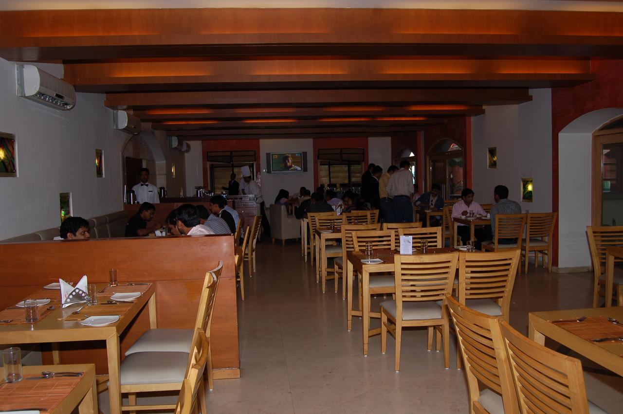 Hotel Cambay Sapphire, Gandhinagar Extérieur photo