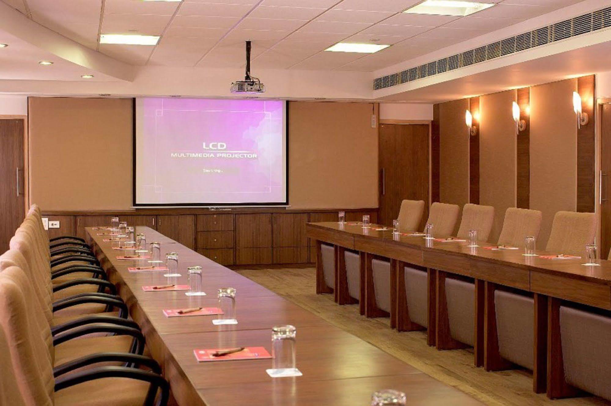 Hotel Cambay Sapphire, Gandhinagar Extérieur photo