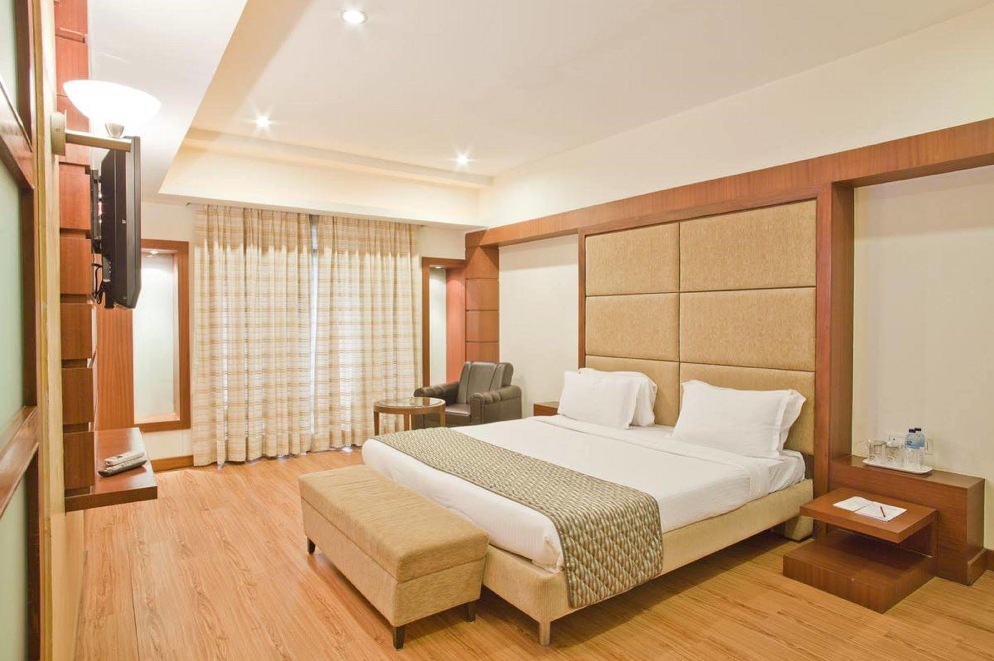 Hotel Cambay Sapphire, Gandhinagar Extérieur photo